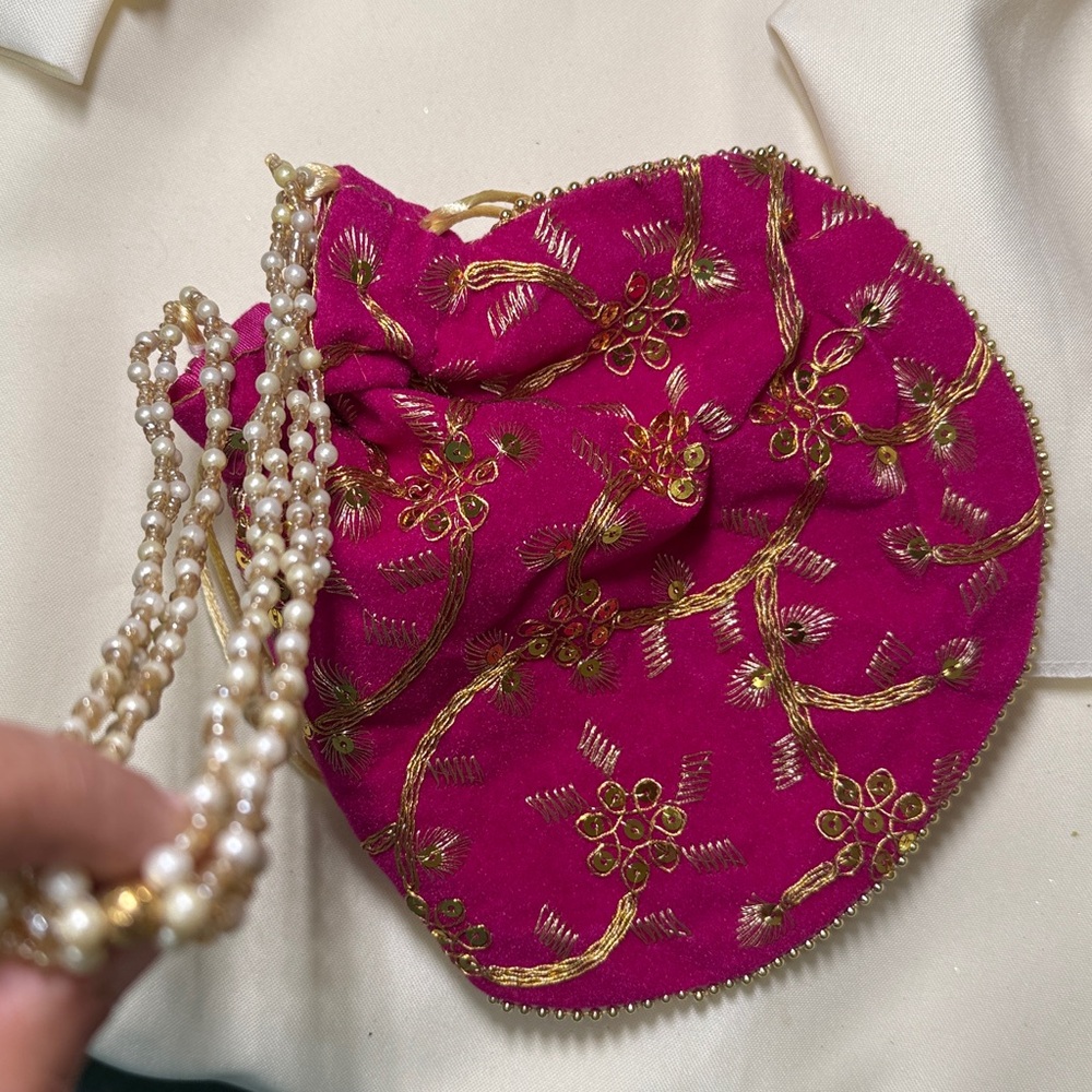 NWT Embroidered Pink Pouch potli women’s wedding bag - Picture 7 of 7